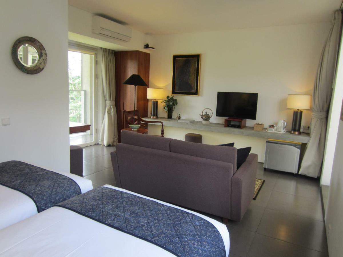 Bumi Semilir Art And Boutique Hotel Cihanjuang Bagian luar foto
